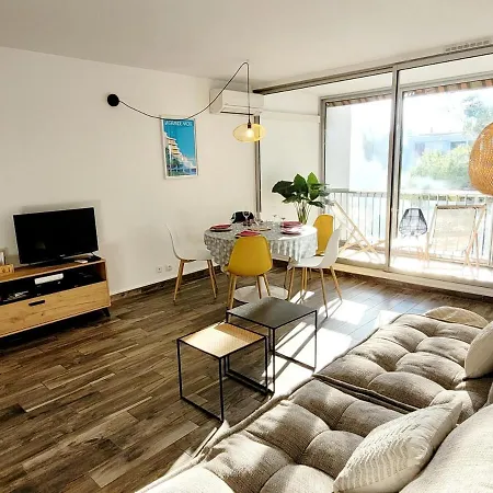 Cozy Getaway-sea, Pond & Parking *